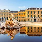 Courtyard Wien Schönbrunn